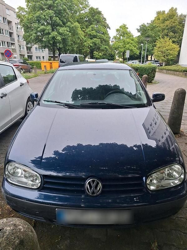 Blau Gebraucht 1999 VW Golf IV Kleinwagen | 3.200 € (Fairer Preis) - Bild 1/4