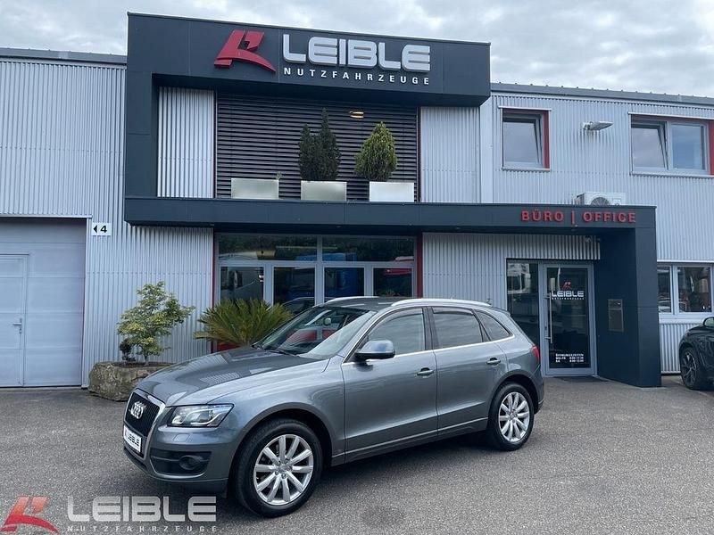 Grau Gebraucht 2012 Audi Q5 Comfort SUV | 7.900 € (Superpreis) - Bild 1/4