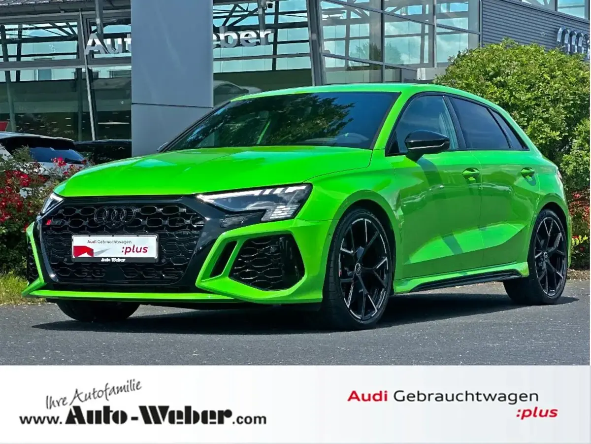 Gebraucht Audi RS3 Sportback Ambiente 400 PS (294 kW) 2022 Kyalamigrün Kleinwagen