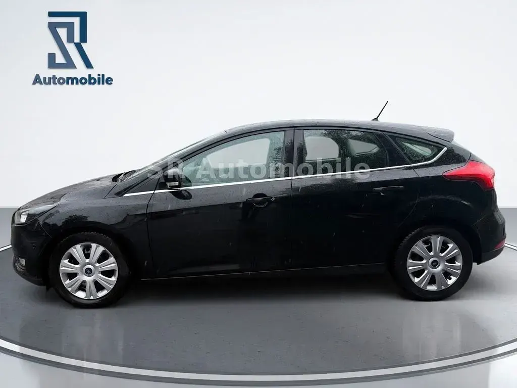 Gebraucht Ford Focus 125 PS (91 kW) 2018 Schwarz Limousine