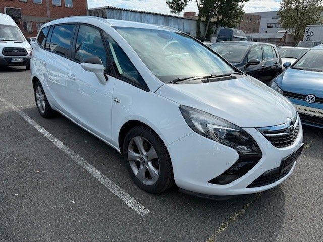 Weiß Gebraucht 2016 Opel Zafira Tourer drive Van / Kleinbus | 8.900 € (Fairer Preis) - Bild 1/4