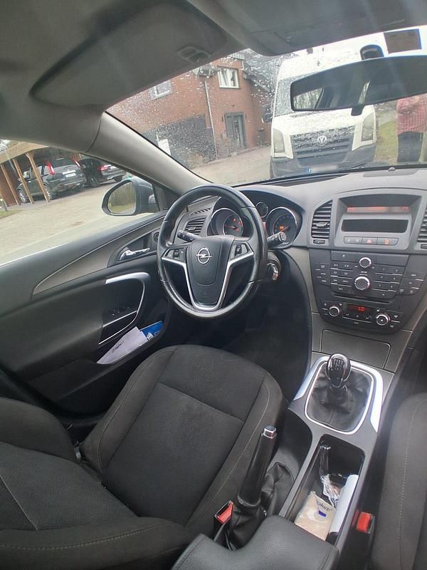 Second-hand Opel Insignia 2009 Negru Hatchback