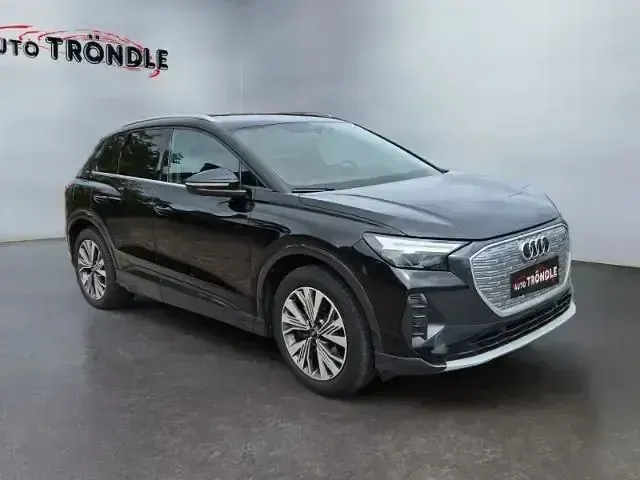 Gebraucht Audi Q4 e-tron Advanced 150 kW (204 PS) 2023 Mythosschwarz metallic SUV