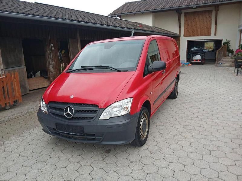 Rot Gebraucht 2013 Mercedes Vito Van / Kleinbus | 8.900 € (Superpreis) - Bild 1/4