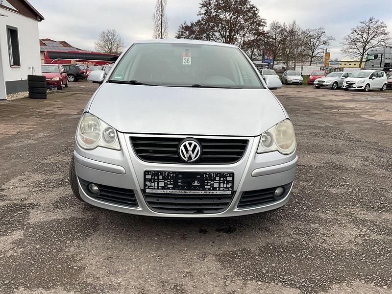 Gebraucht VW Polo Comfortline 75 PS (55 kW) 2006 Silber Kleinwagen