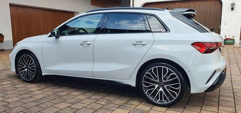 Gebraucht Audi A3 S-Line 150 PS (110 kW) 2024 Weiß Limousine