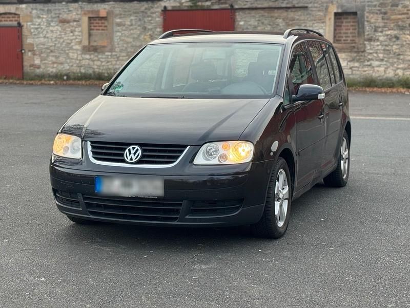 Schwarz Gebraucht 2004 VW Touran Van / Kleinbus | 1.199 € (Fairer Preis) - Bild 1/4
