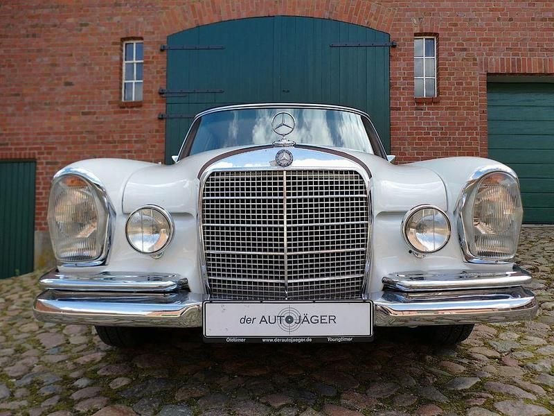 Gebraucht Mercedes W111 SE 160 PS (117 kW) 1969 717 papyrus weiß Cabrio