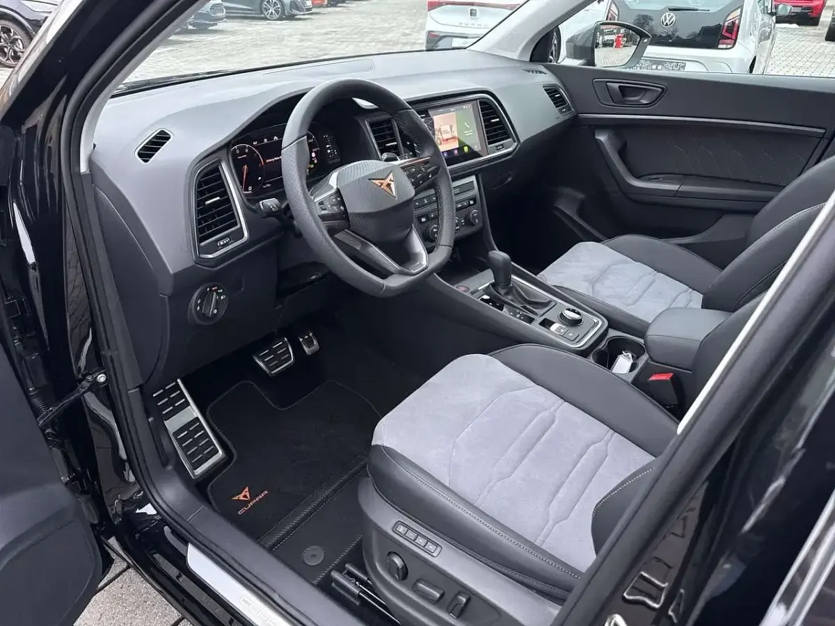 Uusi Cupra Ateca 150 HP (110 kW) 2026 Musta Katumaasturi