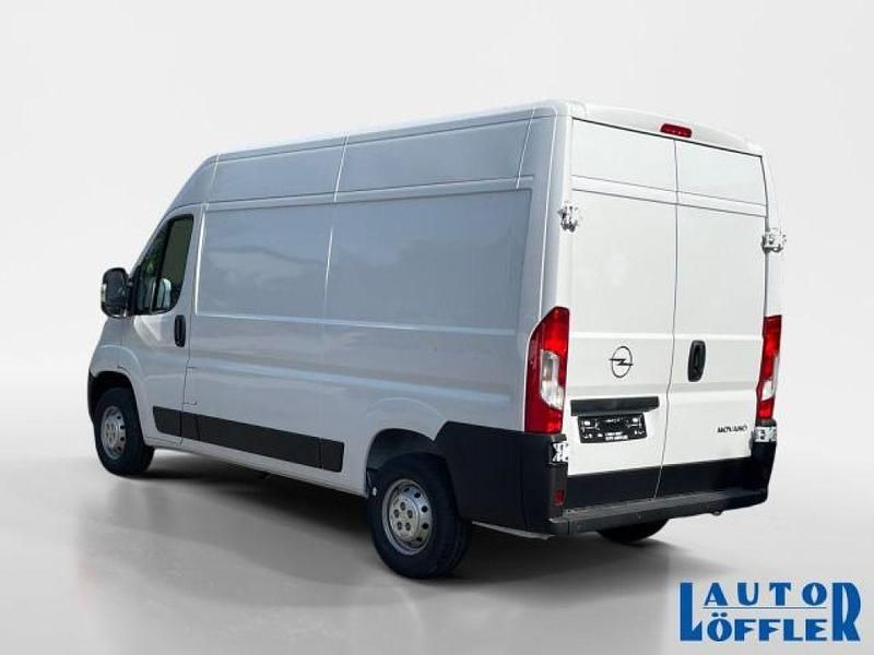 Gebraucht Opel Movano 140 PS (102 kW) 2024 Cassablancaweiß Van