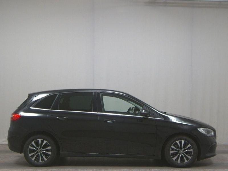 Schwarz Gebraucht 2022 Mercedes B200 Style Van / Kleinbus | 18.480 € (Superpreis) - Bild 1/4