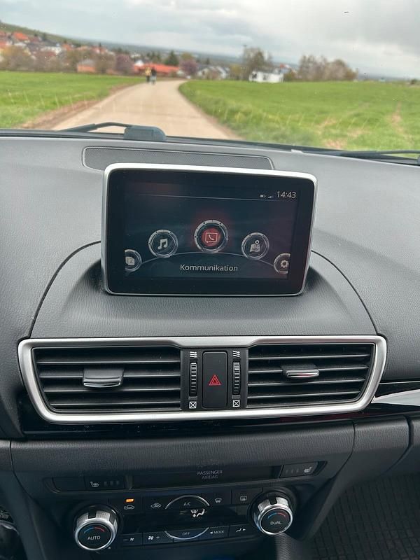 Używany Mazda 3 Black Limited 150 KM (110 kW) 2015 Czarny Sedan/Limuzyna