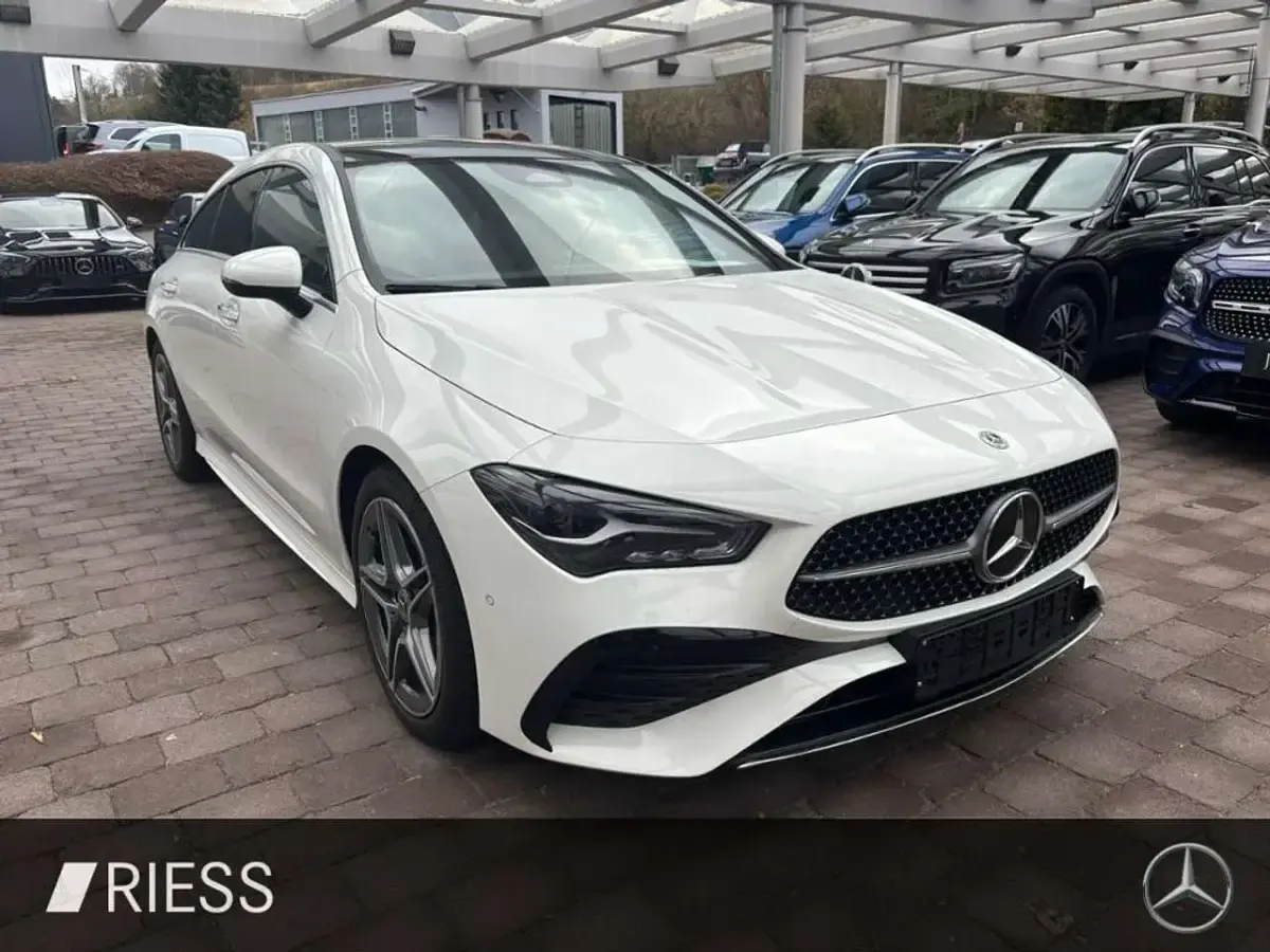 Gebraucht Mercedes CLA220 AMG 190 PS (139 kW) 2024 Unilack polarweiß Limousine