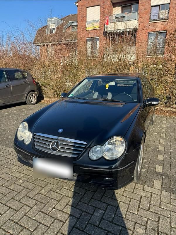 Gebraucht Mercedes C220 170 PS (125 kW) 2008 Schwarz Coupé
