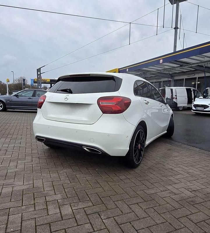 Gebraucht Mercedes A160 102 PS (75 kW) 2016 Weiß Kleinwagen