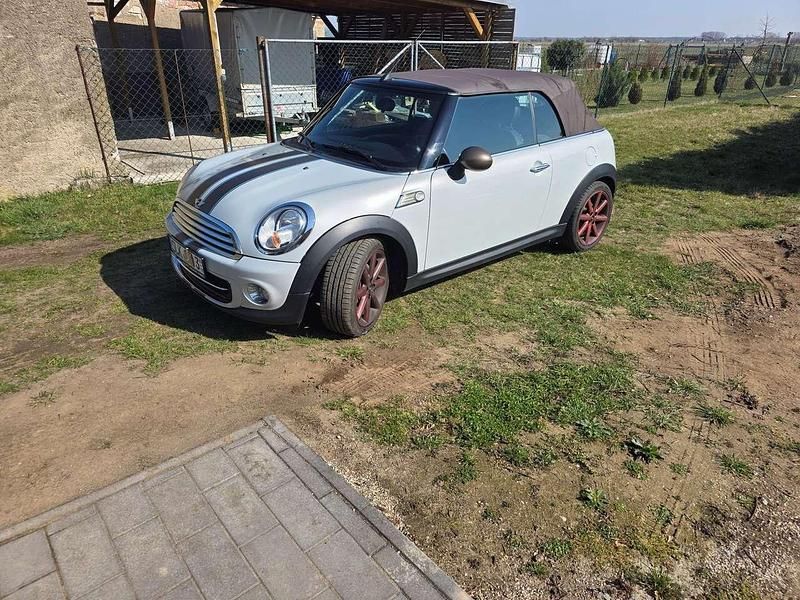 Gebraucht Mini Cooper Cabriolet 122 PS (89 kW) 2012 White silver metallic Cabrio