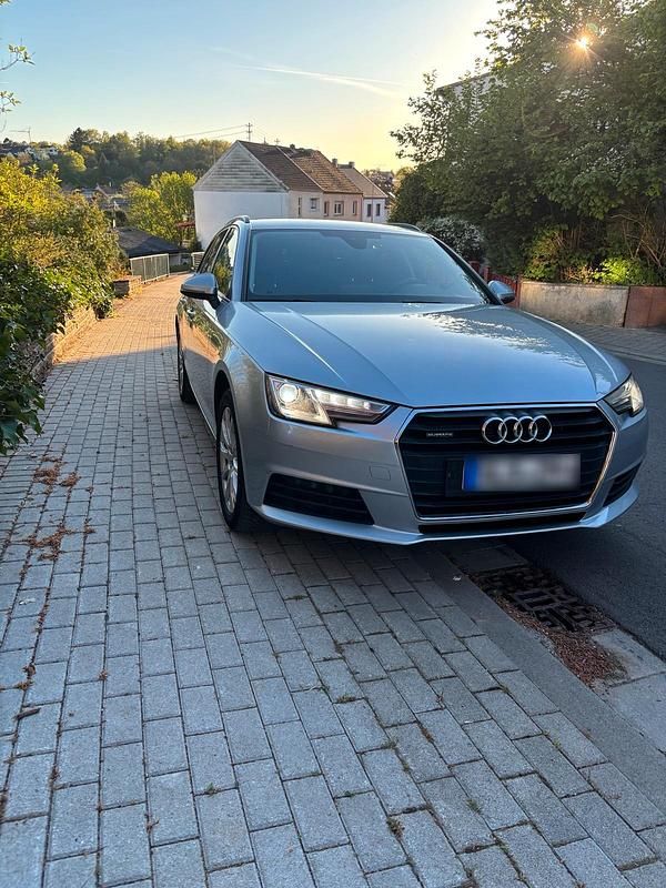 Używany Audi A4 190 KM (139 kW) 2017 Srebrny Kombi