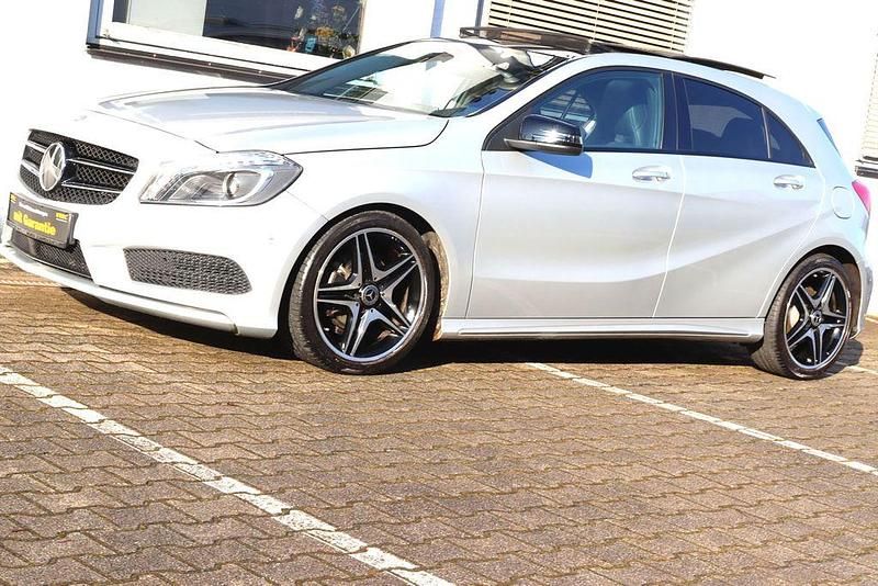 Gebraucht Mercedes A180 Sport 122 PS (89 kW) 2013 Silber Limousine