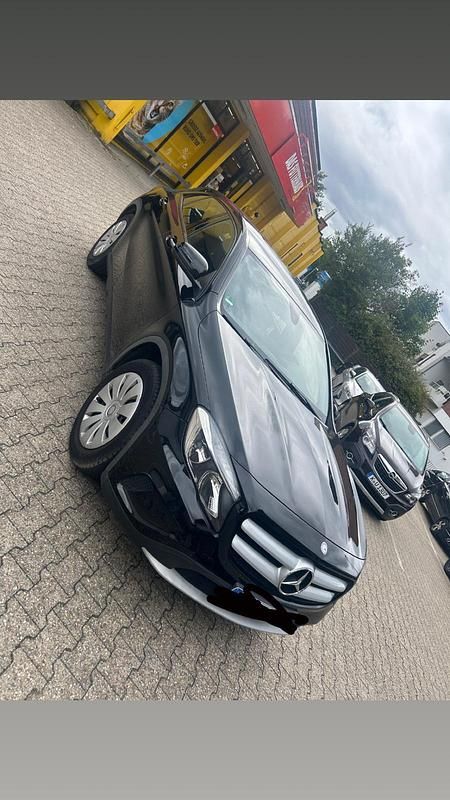 Schwarz Gebraucht 2017 Mercedes GLA180 SUV | 15.000 € (Guter Preis) - Bild 1/4