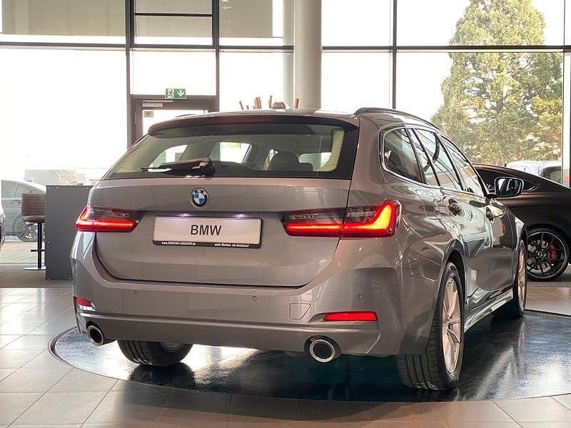 Gebraucht BMW 320 190 PS (139 kW) 2023 Grau Kombi
