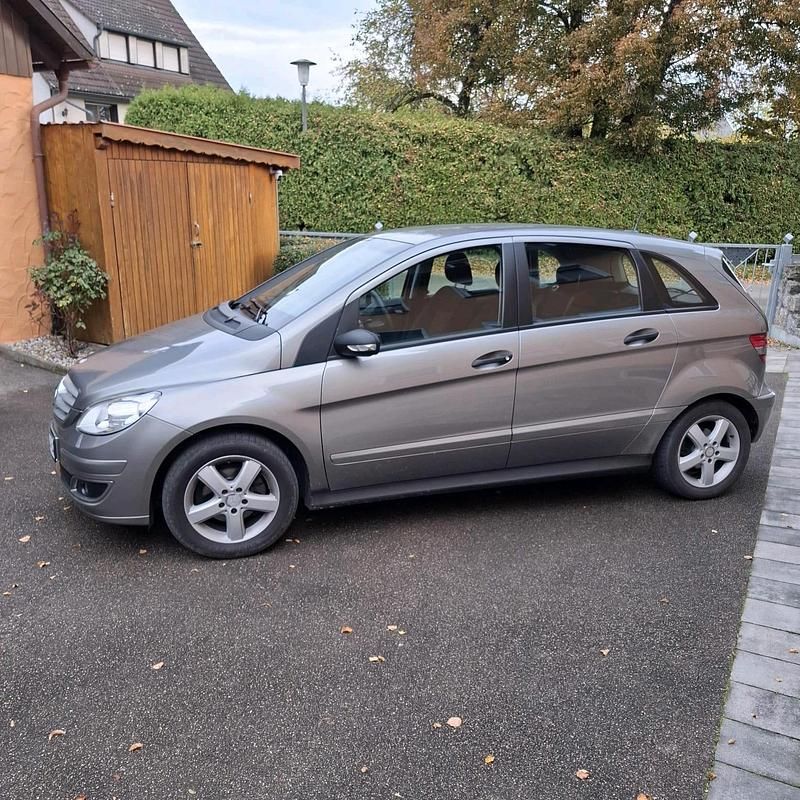 Grau Gebraucht 2008 Mercedes B170 Van / Kleinbus | 4.750 € (Fairer Preis) - Bild 1/4