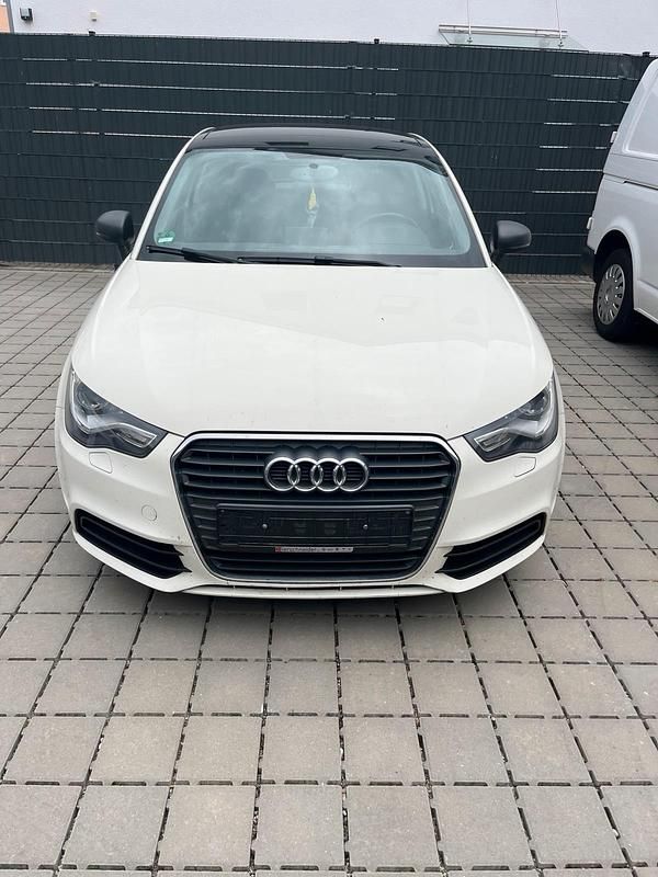 Weiß Gebraucht 2011 Audi A1 Kleinwagen | 4.800 € (Superpreis) - Bild 1/4