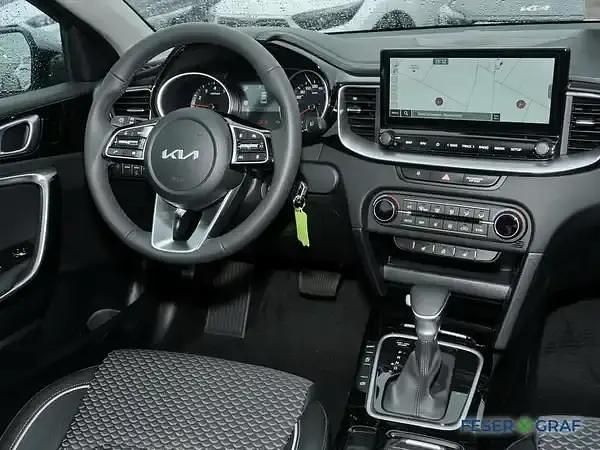 Neu Kia XCeed Vision 150 PS (110 kW) 2025 Silber SUV
