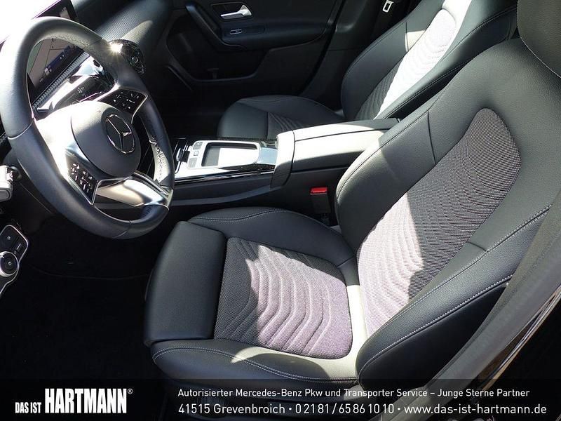 Gebraucht Mercedes A180 Advanced 136 PS (100 kW) 2024 Schwarz Limousine