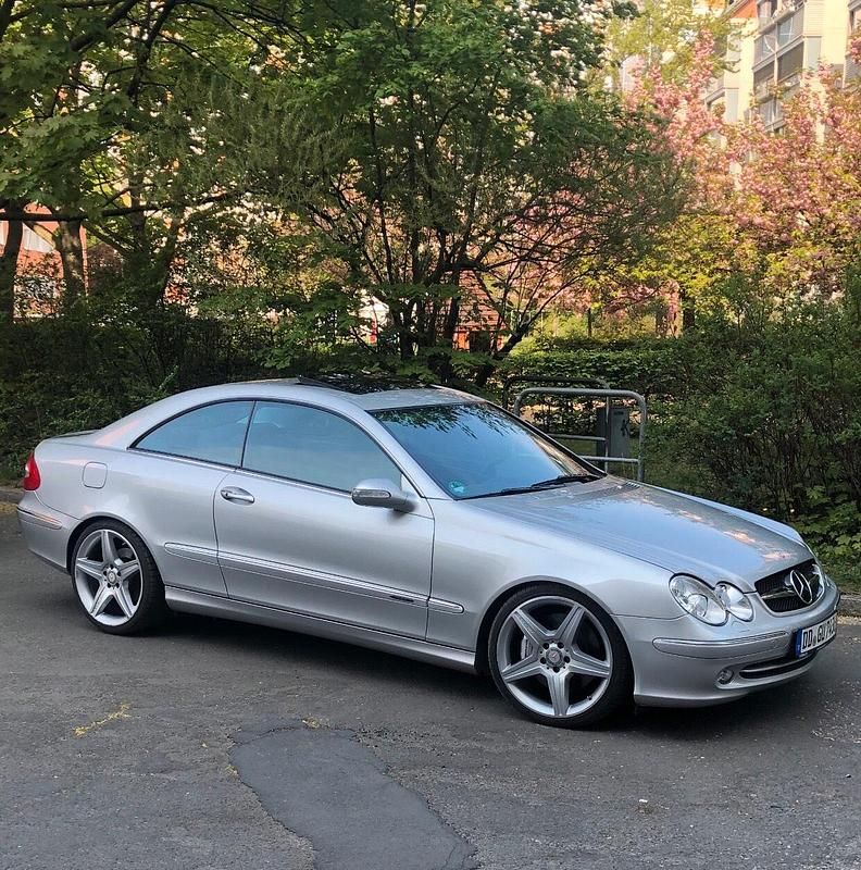 Silber Gebraucht 2004 Mercedes CLK500 Coupé | 9.990 € (Superpreis) - Bild 1/4