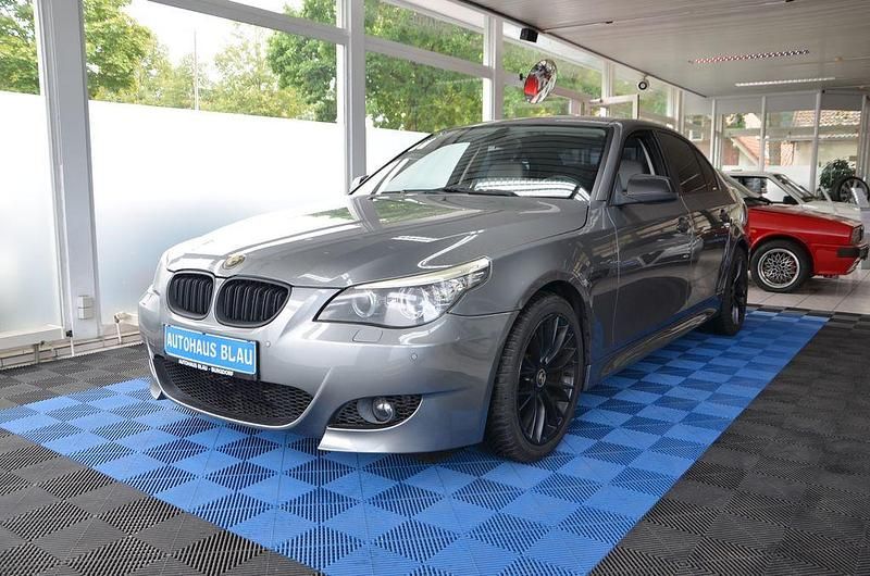 Grau Gebraucht 2009 BMW 520 Sport Line Limousine | 6.990 € (Fairer Preis) - Bild 1/4