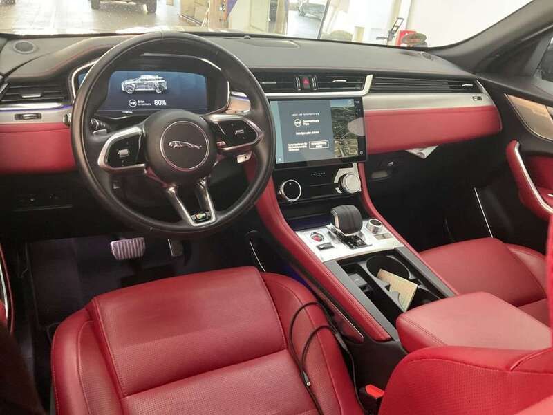 Grau Gebraucht 2021 Jaguar F-Pace R-Dynamic SUV | 41.500 € (Fairer Preis) - Bild 1/4