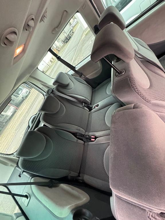 Gebraucht Peugeot TePee 163 PS (119 kW) 2011 Van / Kleinbus