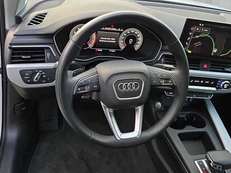 Gebraucht Audi A4 S-Line 204 PS (150 kW) 2023 Gletscherweiß (metallic) Kombi