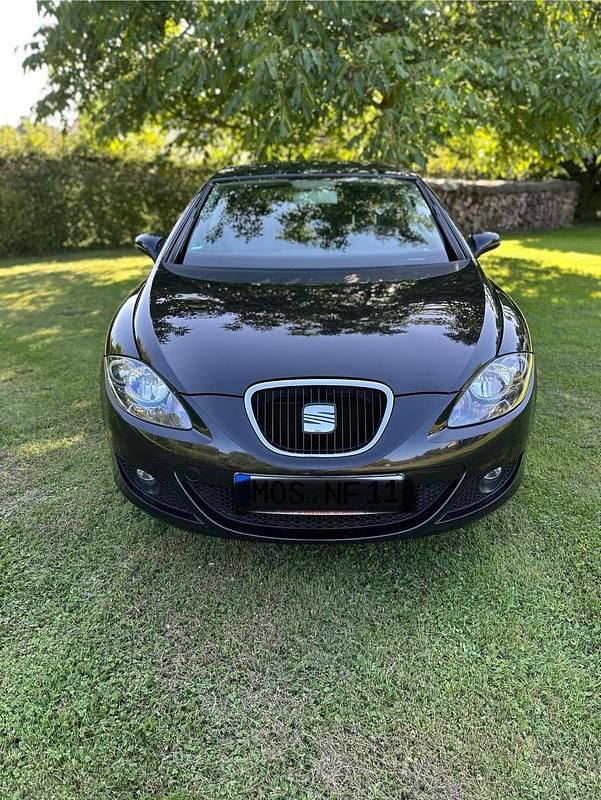 Schwarz Gebraucht 2008 Seat Leon Limousine | 3.300 € (Fairer Preis) - Bild 1/4
