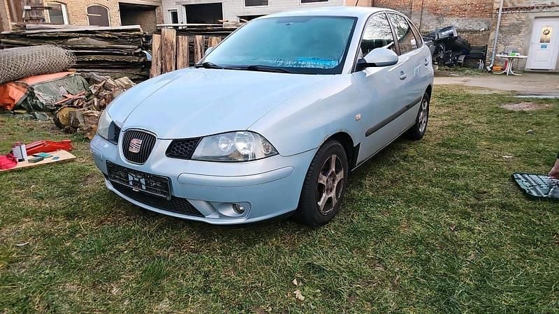 Blau Gebraucht 2004 Seat Ibiza Kombi | 600 € (Guter Preis) - Bild 1/2