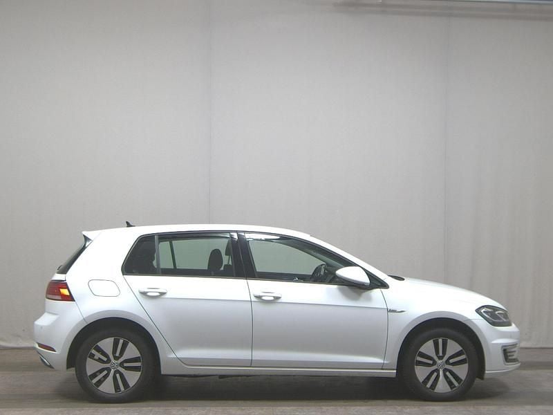 Gebraucht VW e-Golf Comfortline 100 kW (136 PS) 2020 Weiss Kleinwagen