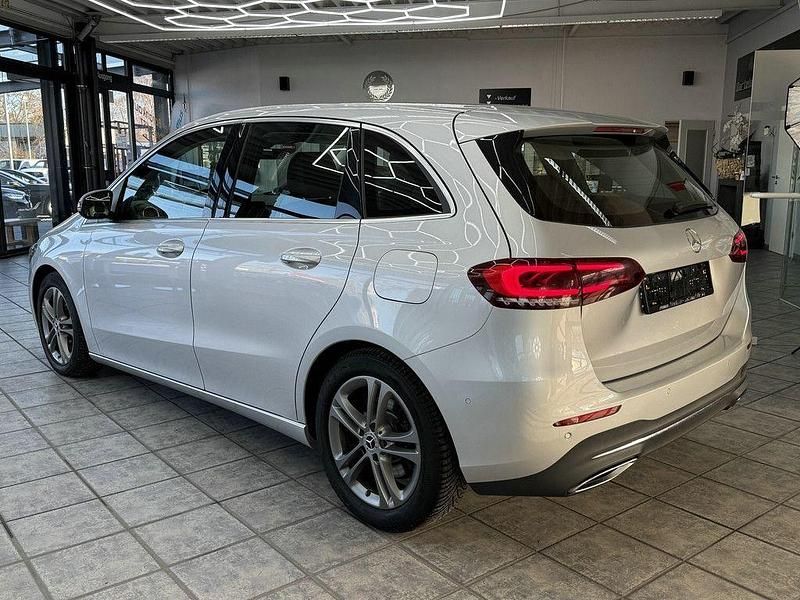 Gebraucht Mercedes B220 Progressive 190 PS (139 kW) 2019 Silber Van / Kleinbus