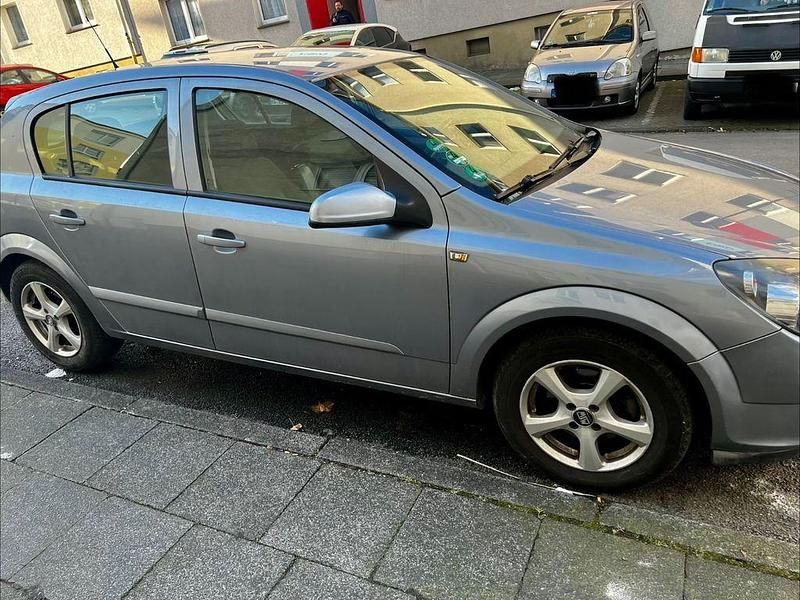 Gebraucht Opel Astra Catch Me 90 PS (66 kW) 2006 Grau Limousine