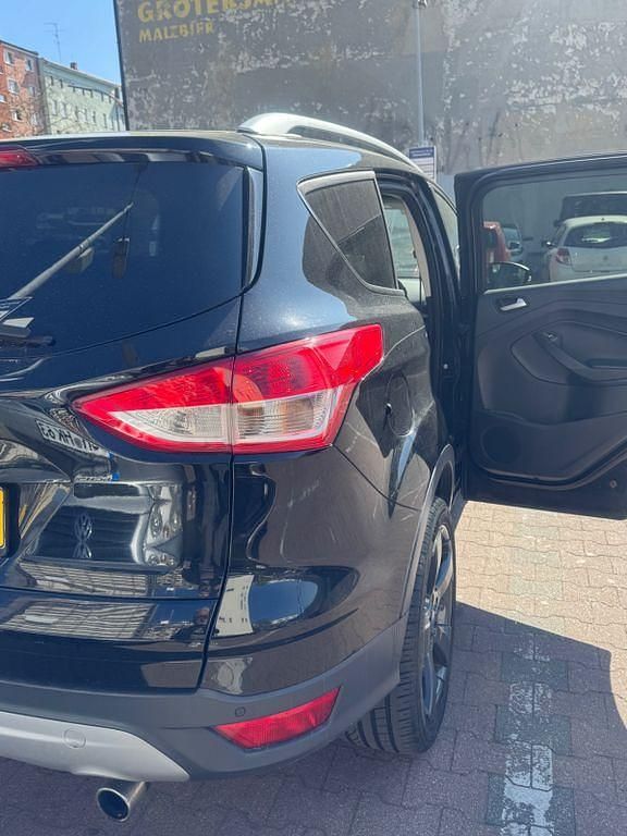 Gebraucht Ford Kuga Individual 150 PS (110 kW) 2016 Schwarz SUV