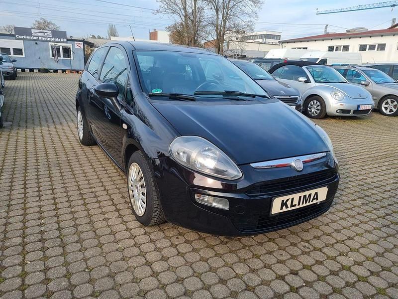 Gebraucht Fiat Punto Active 77 PS (56 kW) 2011 Schwarz Kleinwagen
