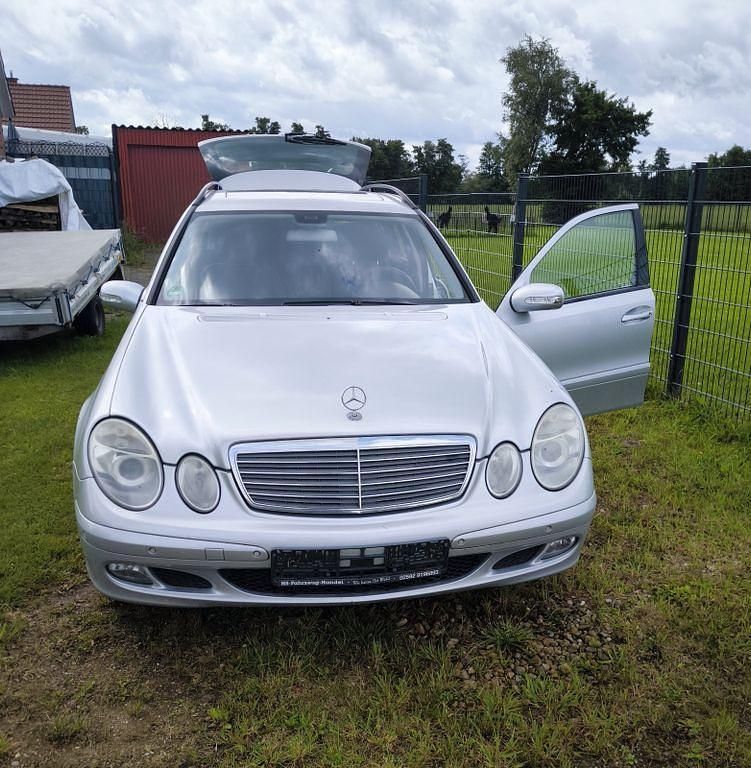 Silber Gebraucht 2006 Mercedes E220 Kombi | 2.950 € (Guter Preis) - Bild 1/4