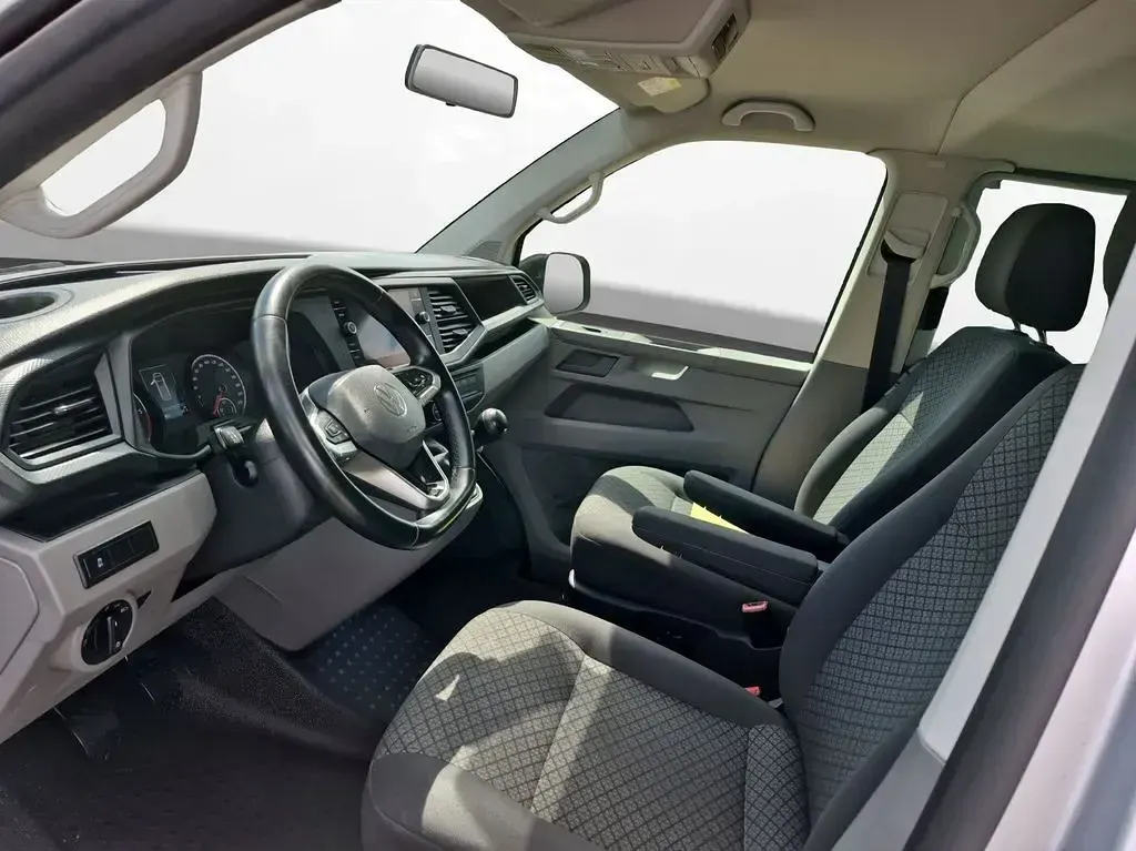 Gebraucht VW Caravelle Trendline 150 PS (110 kW) 2020 Silber Van