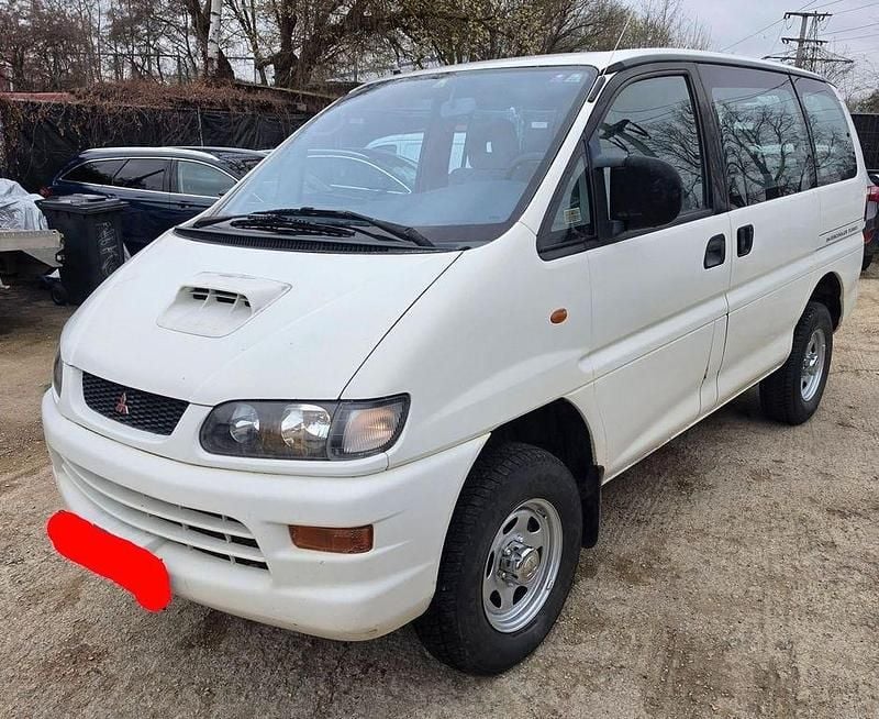 Occasion Mitsubishi Space Gear 99 ch (72 kW) 2001 Blanc Monospace