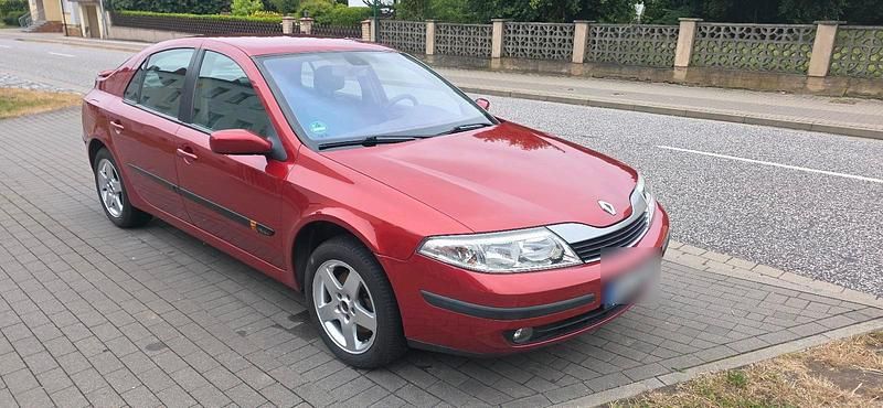Rot Gebraucht 2003 Renault Laguna II Limousine | 2.250 € - Bild 1/4