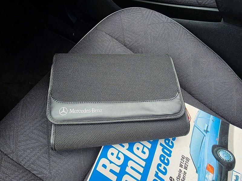 Gebraucht Mercedes E280 193 PS (141 kW) 1993 Violet Kombi