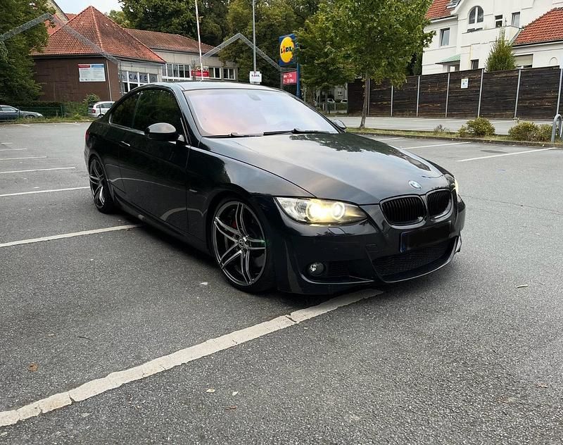 Schwarz Gebraucht 2008 BMW 335 M Sport Coupé | 16.500 € (Fairer Preis) - Bild 1/3