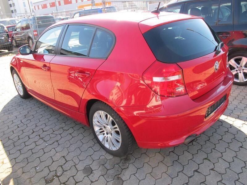 Gebraucht BMW 120 Advantage 170 PS (125 kW) 2011 Rot Kleinwagen