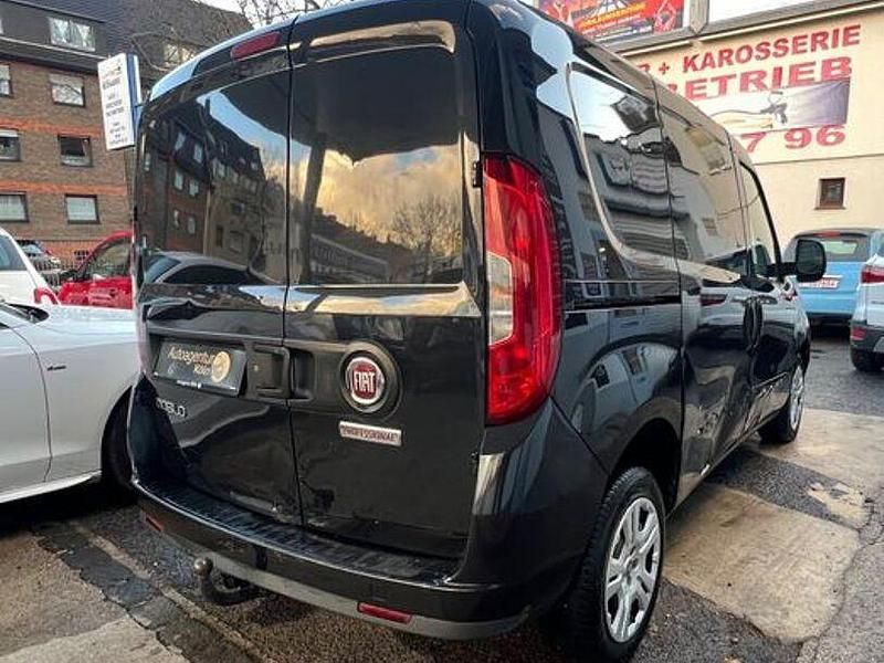 Gebraucht Fiat Doblò 88 PS (64 kW) 2015 Schwarz Van / Kleinbus