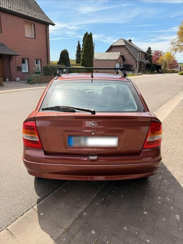 Usata Opel Astra Elegance 84 CV (61 kW) 2001 Rosso Berlina