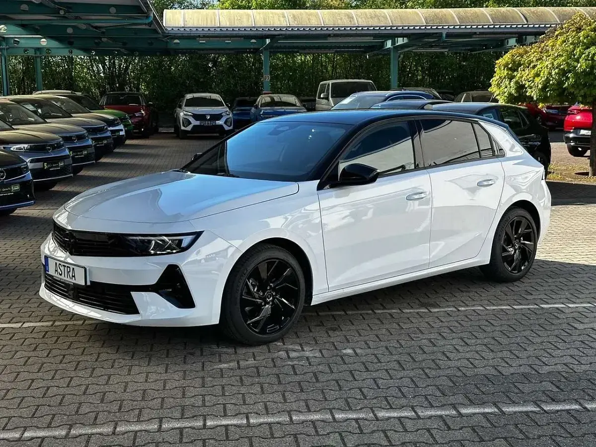 Neu Opel Astra 130 PS (95 kW) 2026 Weiß Limousine